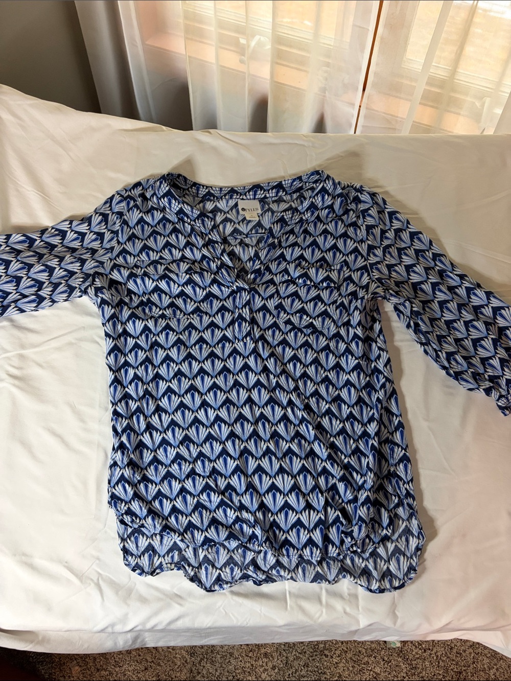 STYLUS Blue Patterned V-Neck Blouse